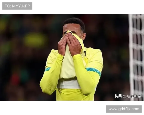 因肌肉不适被换下，阿斯皮利奎塔离开球场时走路一瘸一拐